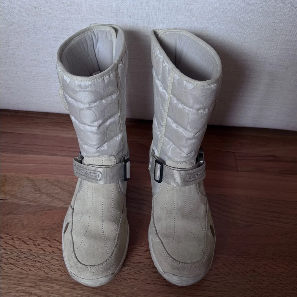 COACH Sandi Women's Suede Boots Vibram White/Beige Size 8M‎